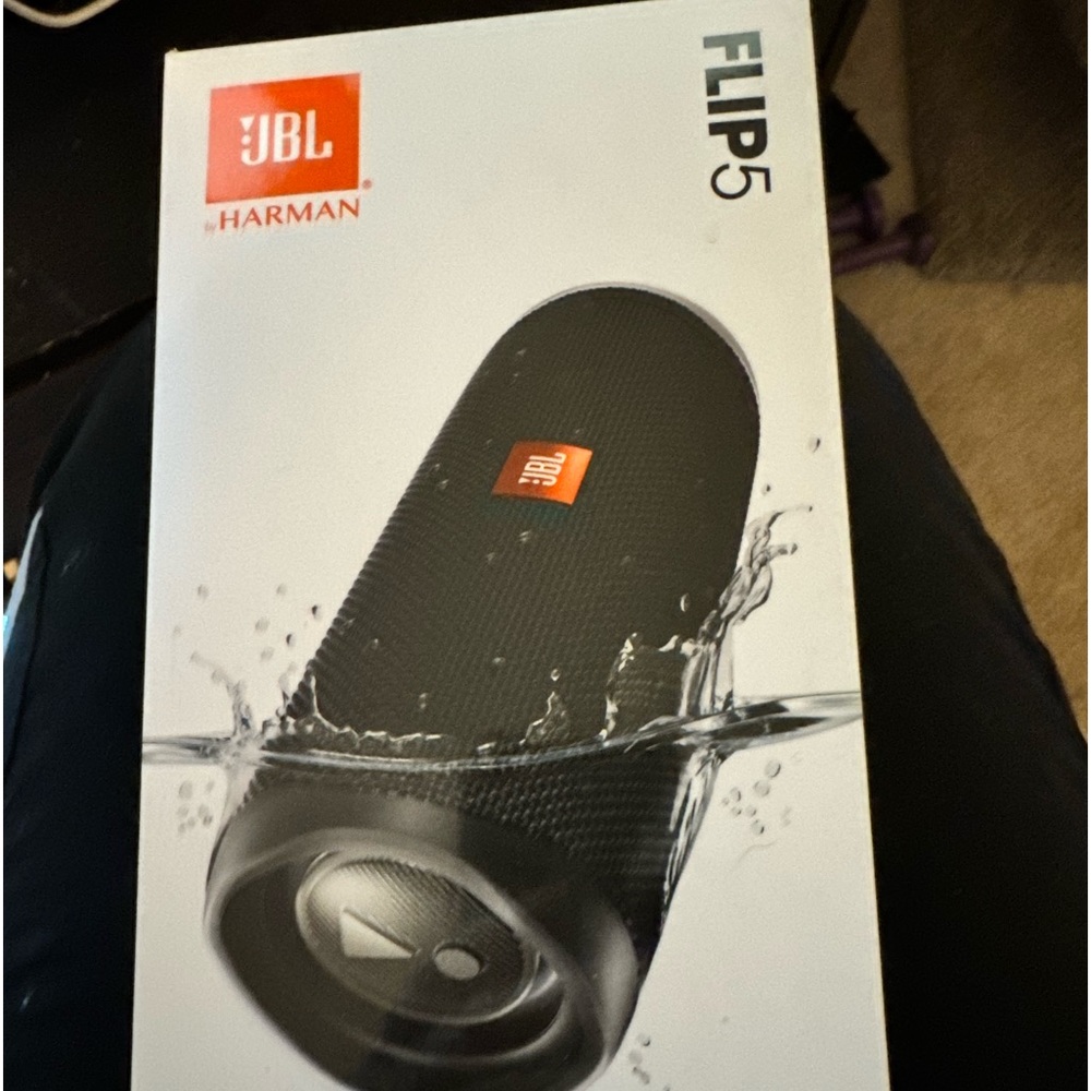 JBL FLIP 5 Bluetooth speaker